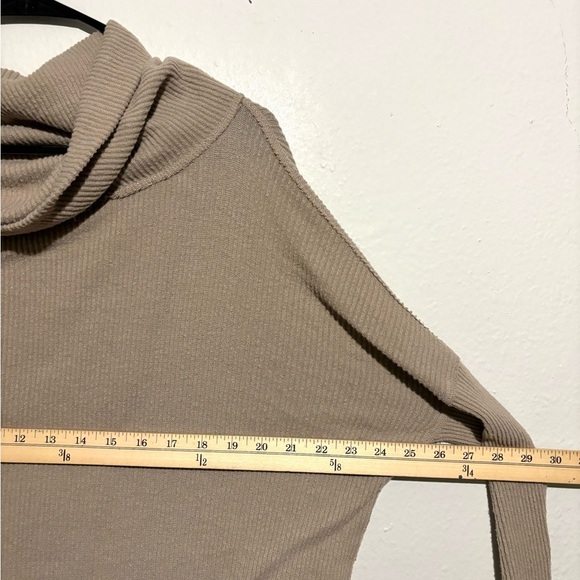 We the Free Juicy Cowl Neck Tan Brown Open Back Sweater Size Small Oversized - Picture 8 of 8
